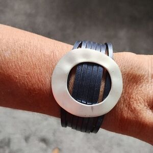 TRÏBE Matte Silver color circle Faux Blue color Leather Bracelet NWT